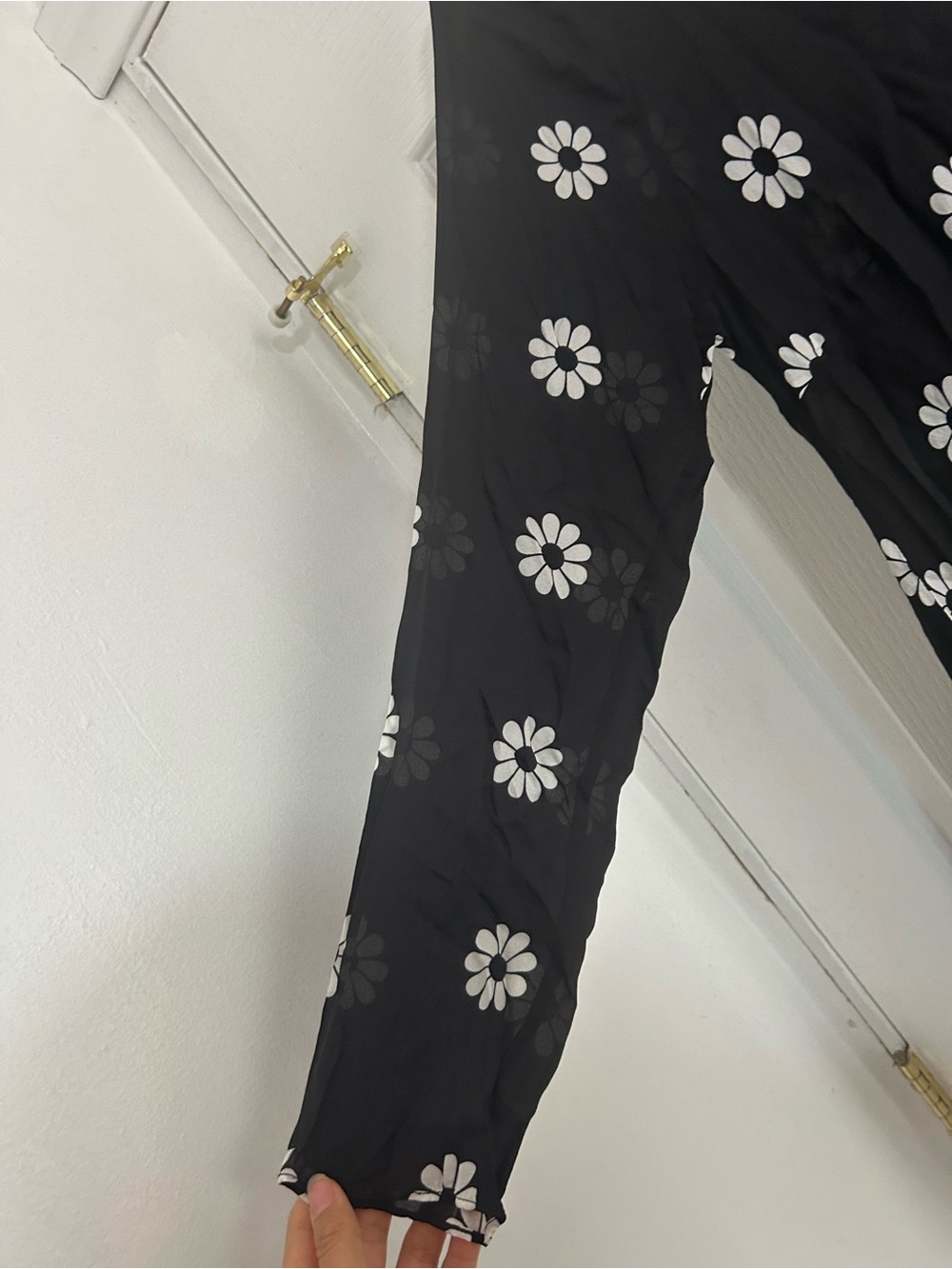 Realisation Par The Cosima Black Mini Dress with White Daisy Print - Picture 8 of 9
